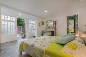 1 bedroom, free WiFi, bed sheets - 'Finca Tropical Icod' with Sea View, Private Terrace, and Wi-Fi (Icod de los Vinos)