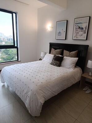 Luxury Apartment, Balcony, City View