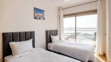 2 chambres, fer et planche Ă  repasser, Wi-Fi, draps fournis
