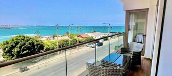 Luxurious Apt - Sea View