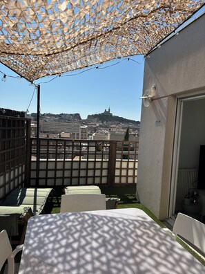 Outdoor dining - Superb rooftop near Cours Julien (Marseille)