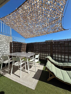 Outdoor dining - Superb rooftop near Cours Julien (Marseille)