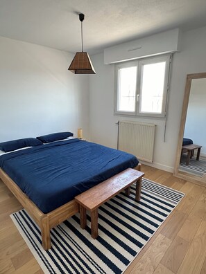 2 bedrooms, desk, iron/ironing board, WiFi - Superb rooftop near Cours Julien (Marseille)