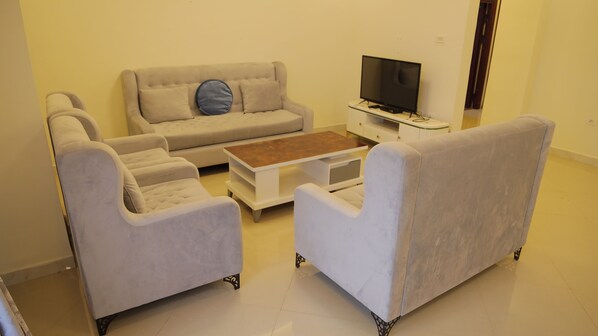 Family Apartment, Balcony, City View | Living area