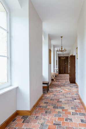 Interior - Domaine 'Gîte De L'Abbaye' with Private Pool, Private Terrace and Wi-Fi (Rollainville)