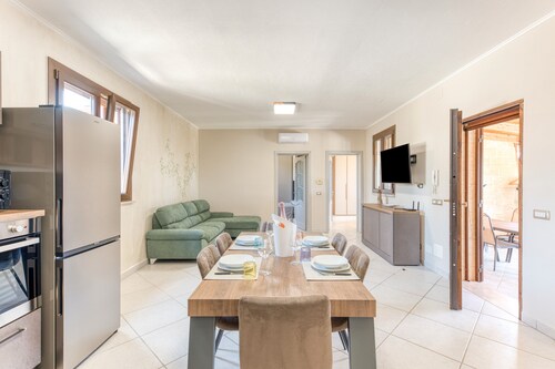 Villa 'Marilor' con vista mare, Wi-Fi e aria condizionata