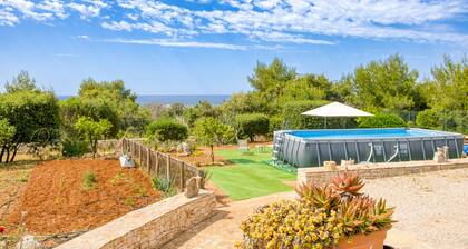 Villa 'Marilor' with Sea View, Wi-Fi, and Air Conditioning