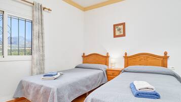 2 quartos, ferros/tábuas de passar roupa, Wi-Fi de cortesia