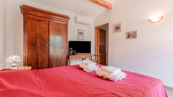1 chambre, fer et planche Ă  repasser, Wi-Fi gratuit, draps fournis