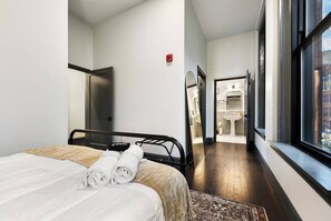 2 bedrooms, iron/ironing board, free WiFi, bed sheets