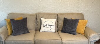 Inviting 2-bedroom apartment in the heart of New River Gorge National Park.