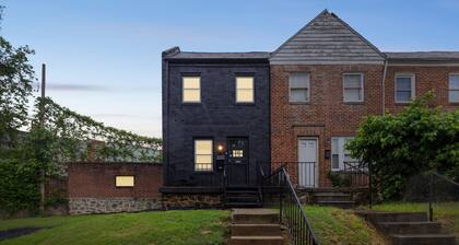 Cozy Getaway Quiet Neighborhood Near Dt 2 Bedroom Townhouse