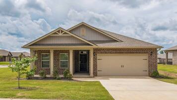 House, 4 Bedrooms | Exterior