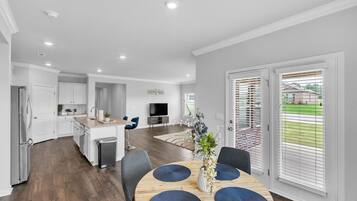 House, 4 Bedrooms | Outdoor dining