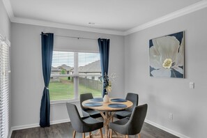 House, 4 Bedrooms | Dining - Charming 4br Ranch-style Home Corner Lot 4 Bedroom Home (Harvest)
