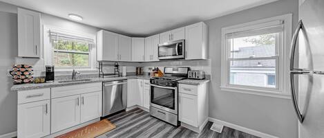 House, 4 Bedrooms | Private kitchen | Fridge, oven, coffee/tea maker, toaster