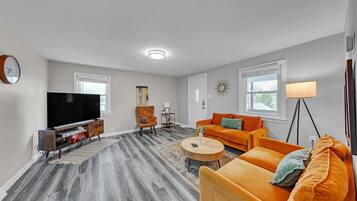 Hus - 4 sovrum | Vardagsrum | Smart-tv och streamingtjÀnster