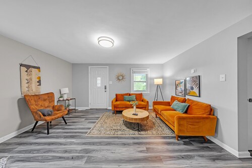 Pet-friendly 4br Near Kennywood & Pittsburgh 4 Bedroom Home