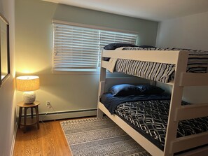 2 Schlafzimmer, Schreibtisch, kostenloses WLAN, Bettwäsche