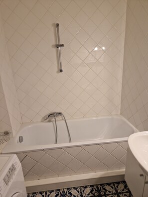 Towels, soap, toilet paper