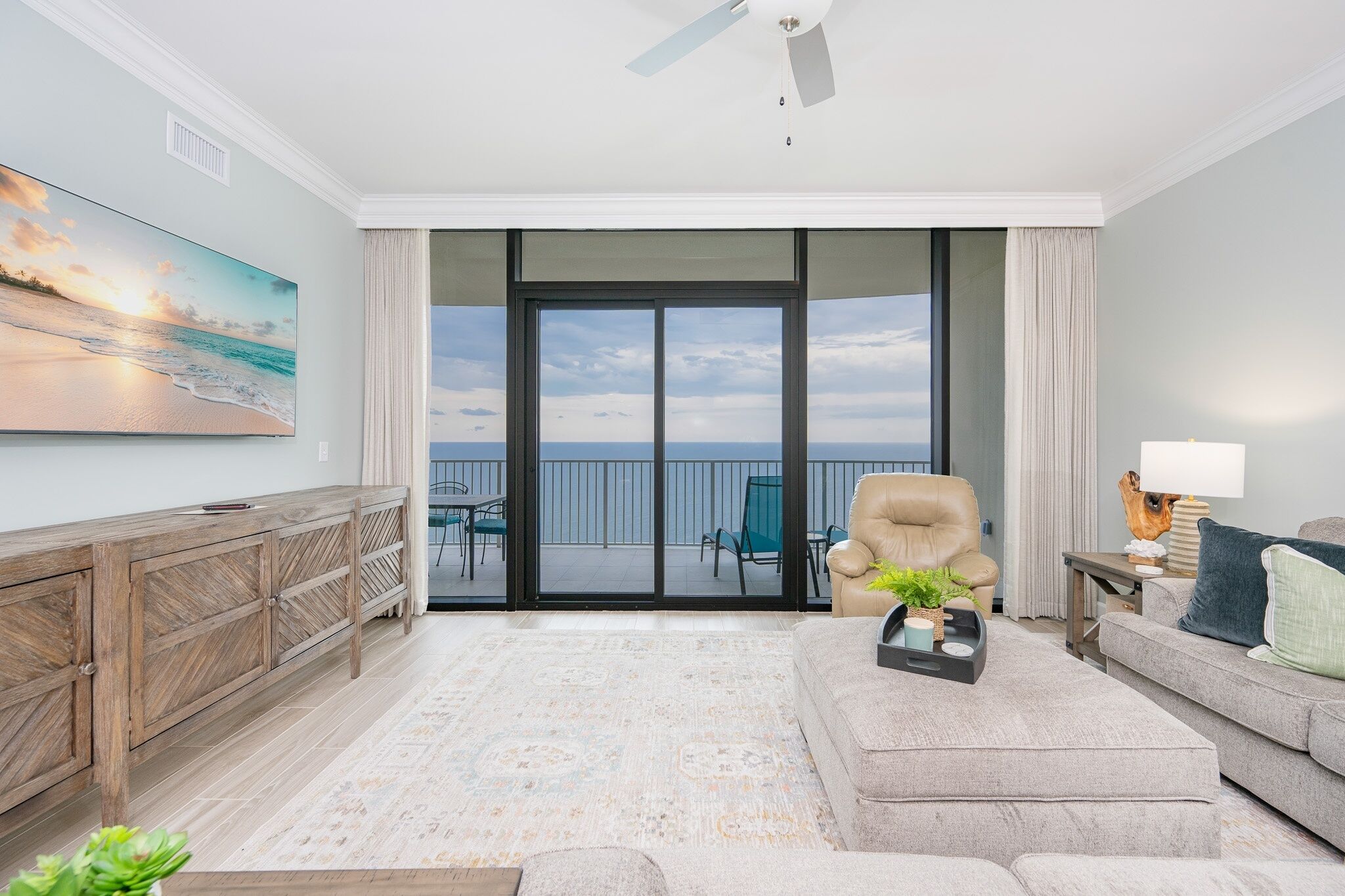 Condo, 3 Bedrooms | Living area