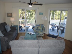 Condo, 1 Bedroom | Living area