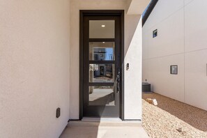 タウンホーム 4 ベッドルーム | 外観の詳細