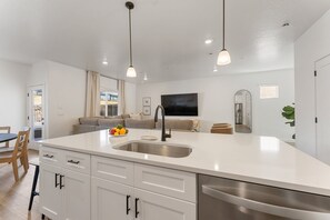 Townhome, 4 Bedrooms | Interior