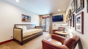 Byhus - 4 soveværelser | Opholdsområde | Smart-tv