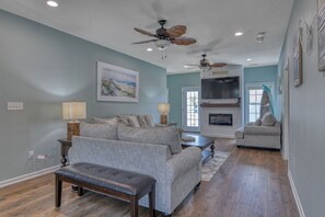 Smart TV, fireplace - Tranquil, Completely Renovated Three Bedroom Beach Home with a Private Pool! (Garden City Beach)