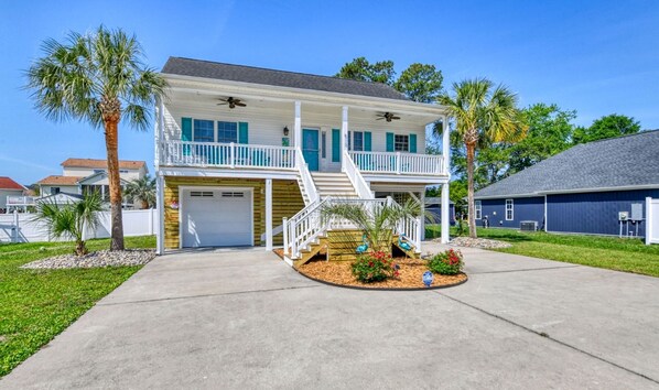 Exterior - Tranquil, Completely Renovated Three Bedroom Beach Home with a Private Pool! (Garden City Beach)