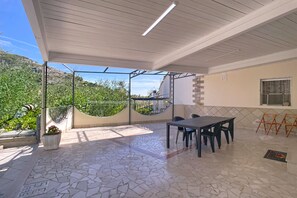 Outdoor dining - Villa 'La Tesa' with Private Pool, Wi-Fi, and Air Conditioning (Madonna delle Grazie)