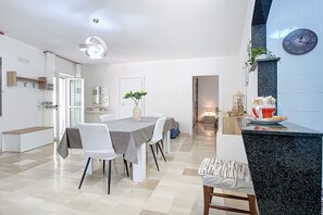 Dining - Villa 'La Tesa' with Private Pool, Wi-Fi, and Air Conditioning (Madonna delle Grazie)