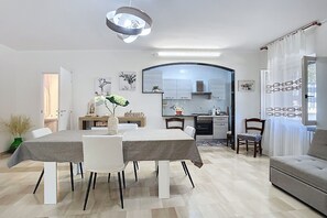Interior - Villa 'La Tesa' with Private Pool, Wi-Fi, and Air Conditioning (Madonna delle Grazie)