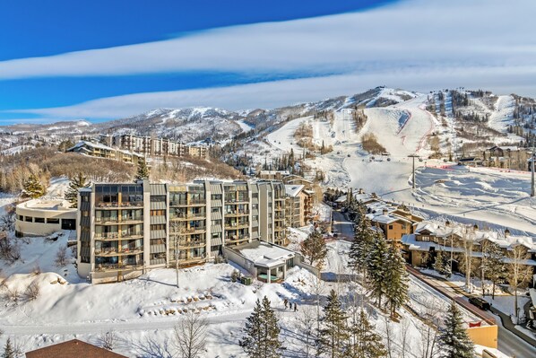 Exterior - Slope Access Meets Spectacular Views at Bronze Tree 507 (Steamboat Springs)