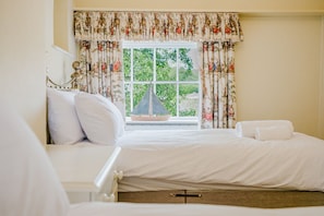 3 sovrum, skrivbord, strykjärn/strykbräda och gratis wi-fi