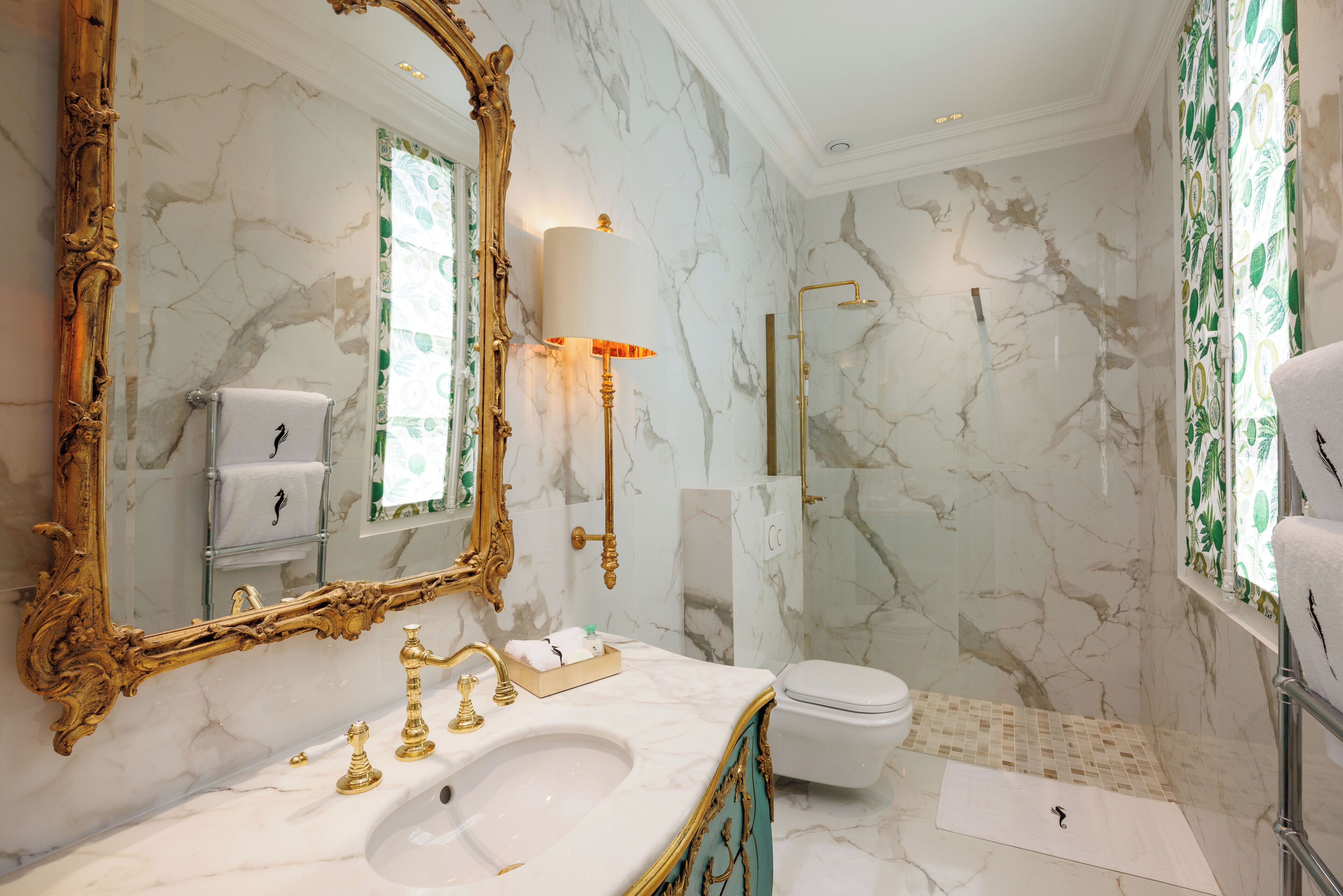Dusche, Haartrockner, Bidet, Handtücher
