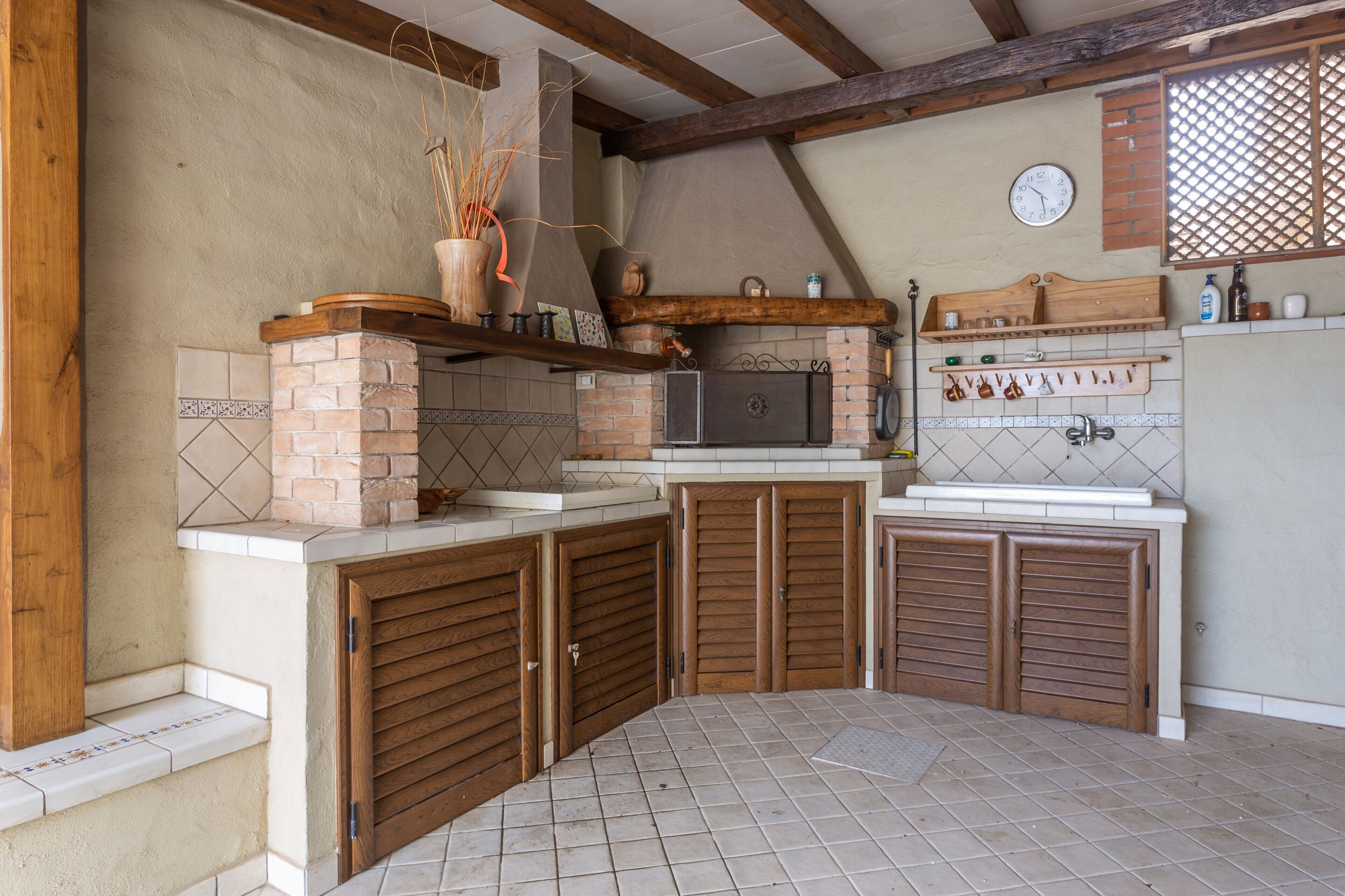 Refrigerador, horno, parrilla de estufa y tetera eléctrica 