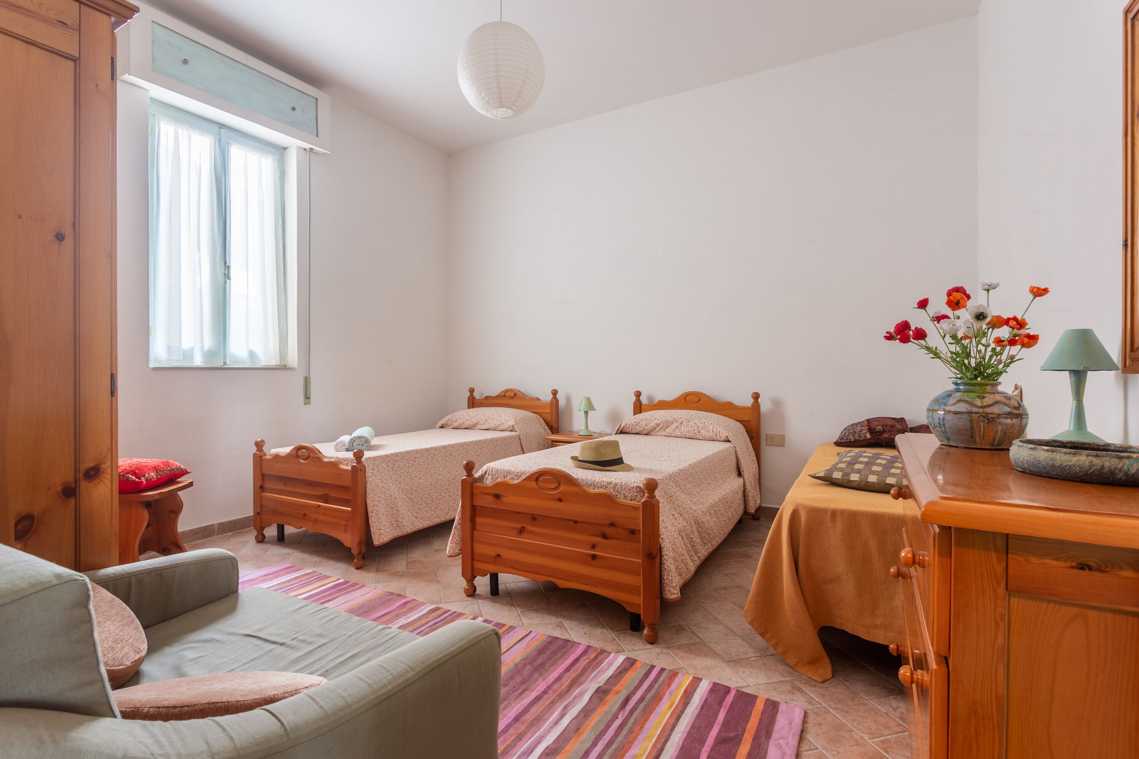 2 habitaciones, tabla de planchar con plancha y wifi gratis 
