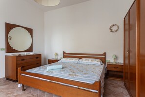 2 camere, ferro/asse da stiro, Wi-Fi gratuito, lenzuola