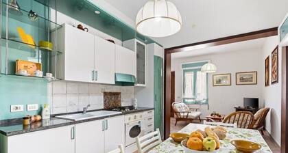 Holiday Home 'Villetta Al Mare - S'archittu' with Private Garden, Wi-Fi and Air Conditioning