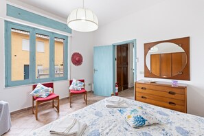 2 chambres, fer et planche à repasser, Wi-Fi gratuit, draps fournis