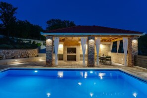 A heated pool - Charming Villa Domus Alba for 6+2 Guests with heated Pool, Sports Area & Outdoor Dining – A Private Escape Surrounded by Nature, just 24 km from Trogir and sea (Primorski Dolac)