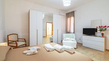 3 bedrooms, iron/ironing board, free WiFi, bed sheets