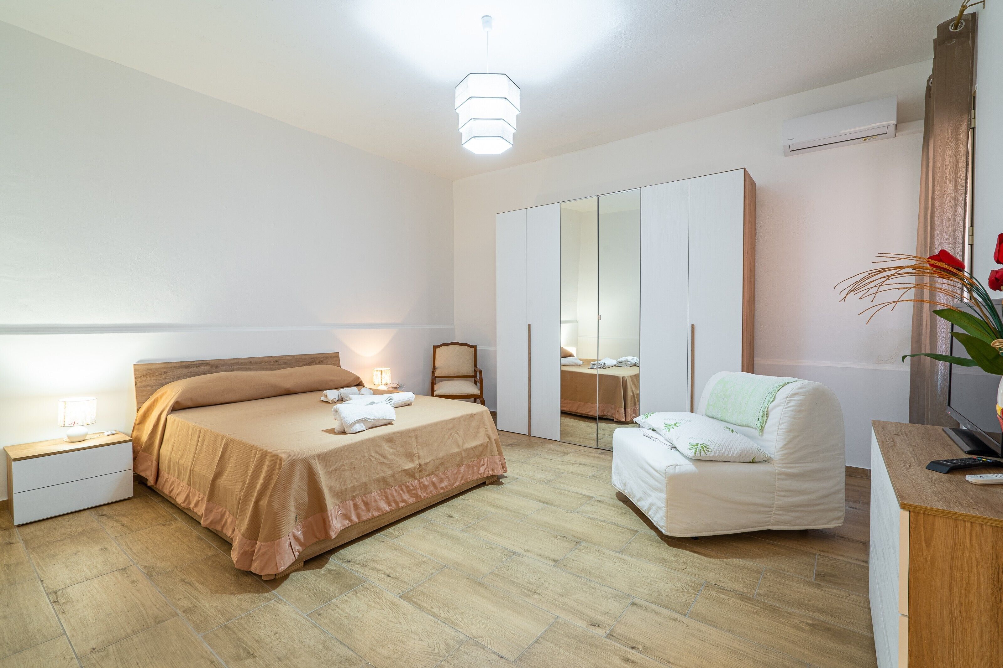 3 bedrooms, iron/ironing board, free WiFi, bed sheets