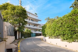 Exterior - Holiday Home 'Maison Centre Cannes' with Private Terrace, Private Garden and Air Conditioning (Cannes)