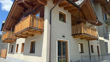 Esterni