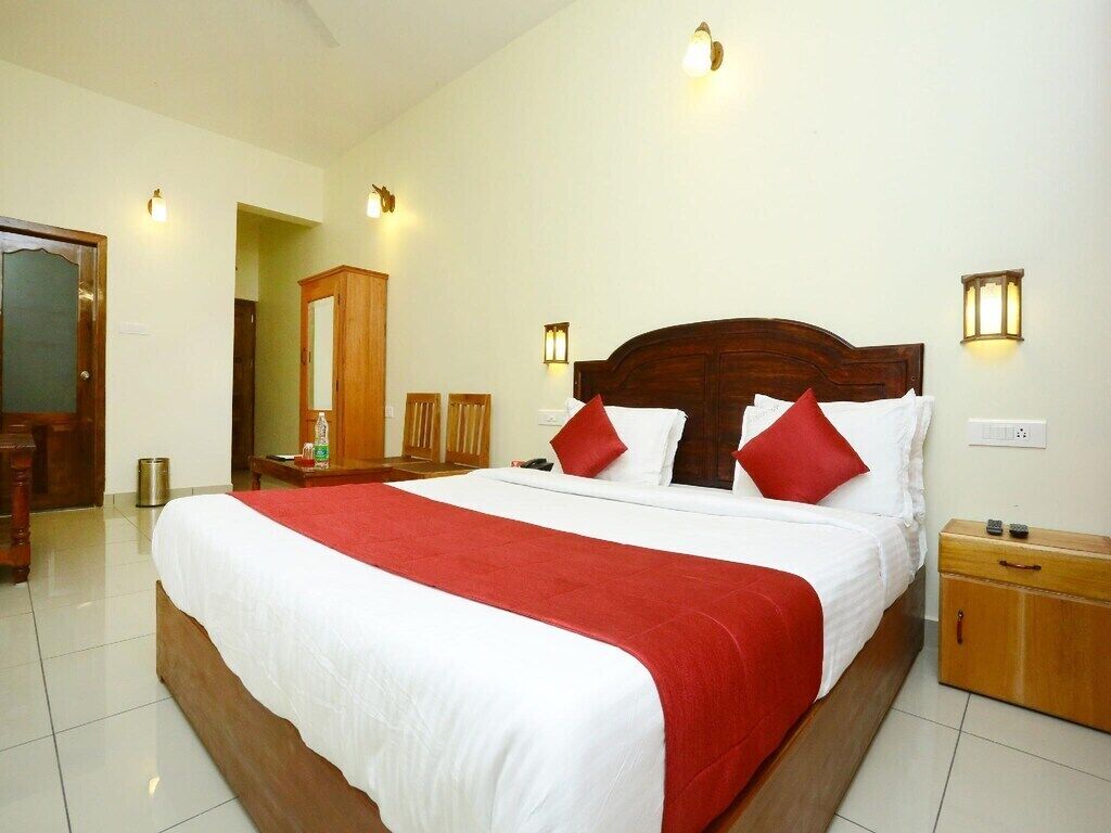 Deluxe Double Room, 1 King Bed, Balcony | Desk, laptop workspace, free WiFi