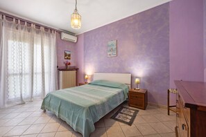 1 bedroom, free WiFi, bed sheets - Apartment 'Carbone' with Private Terrace, Wi-Fi and Air Conditioning (Roddi)