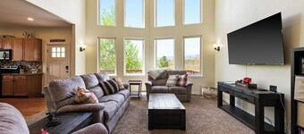 Private Mountain Retreat on 5 Acres Near Grand Lake and RMNP